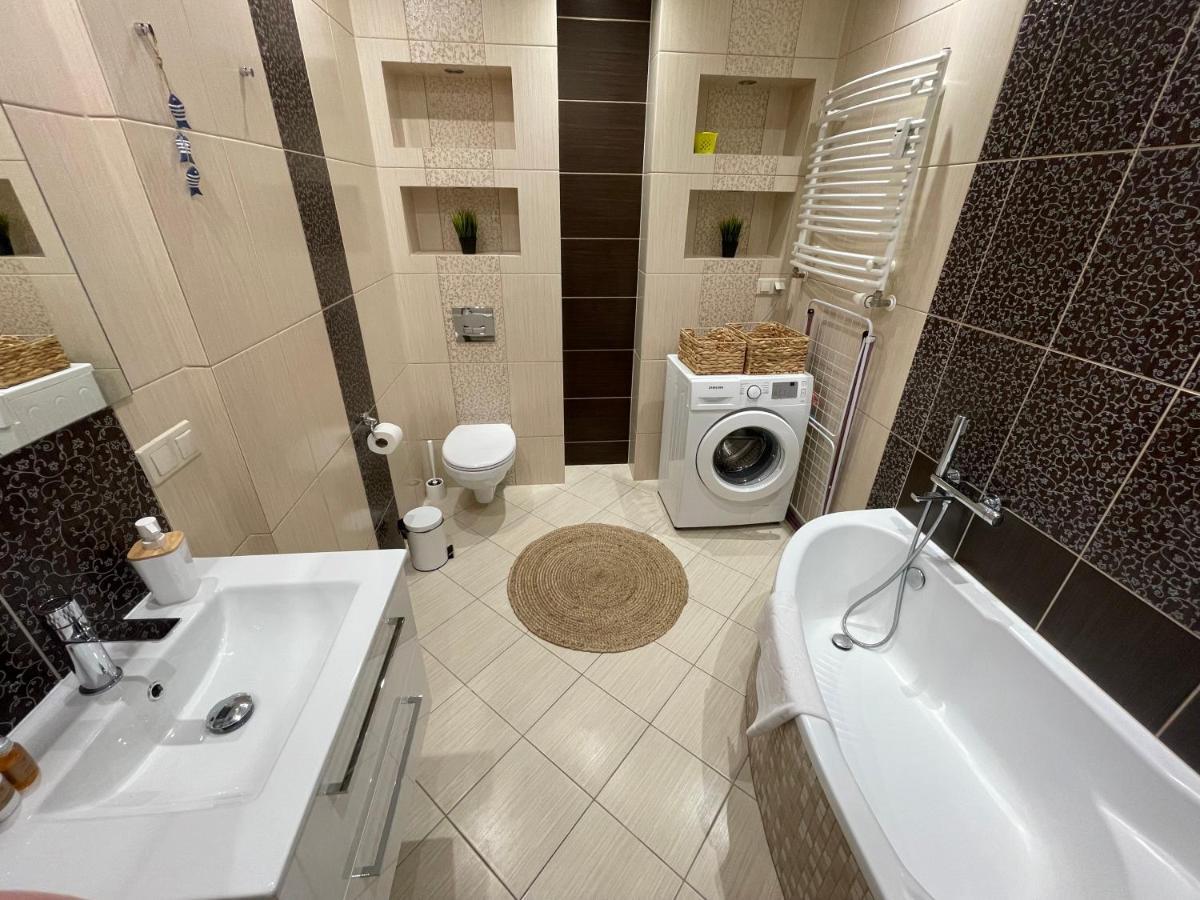 Al-dom Ogrodowa Bocianie Gniazdo Z Garażem Apartament Kołobrzeg